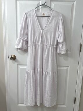 Women's Light Lavender V-Neck Tiered Midi Dress with Puff Sleeves
